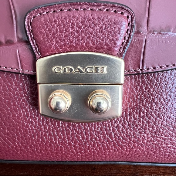 Coach Wristlet Clutch Crocodile-Embossed Leather Wine Preloved - Picture 2 of 13